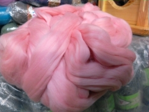 Купить пряжу Пряжа для валянія та інші види пряжі для вязания руками  цвет розовый - интернет магазин МелОптЯрн